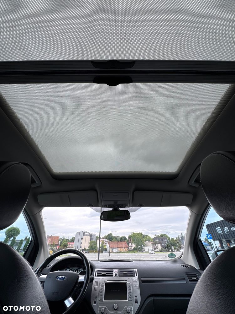 Ford Kuga 2.0 TDCi 4x4 Titanium - 36