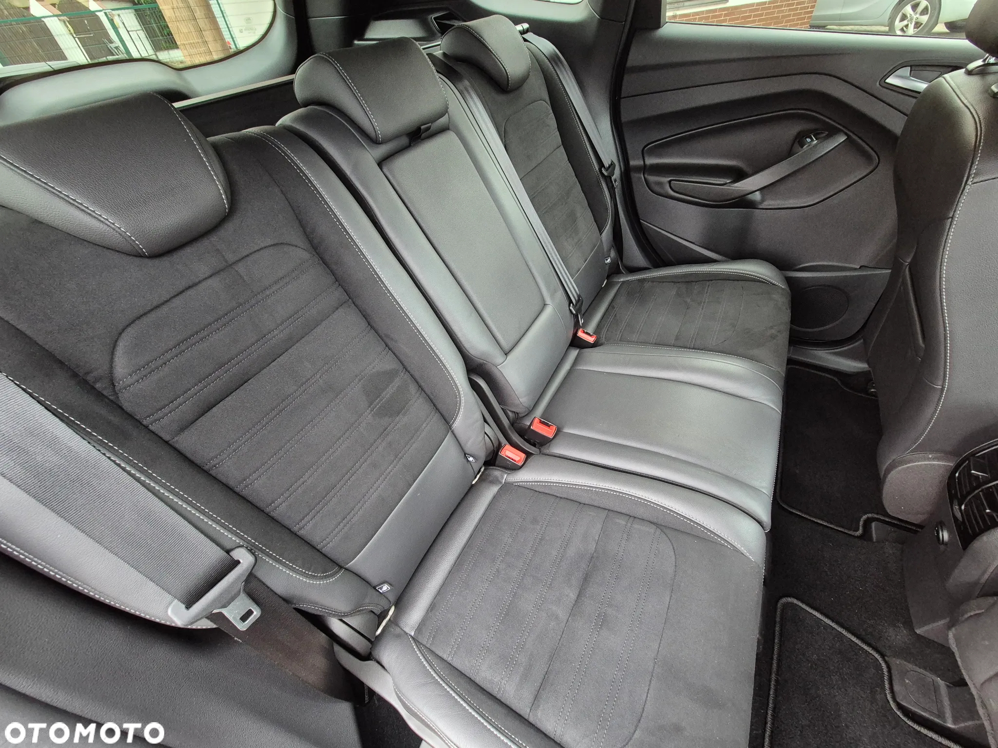 Ford Kuga 2.0 TDCi 4x2 ST-Line - 15