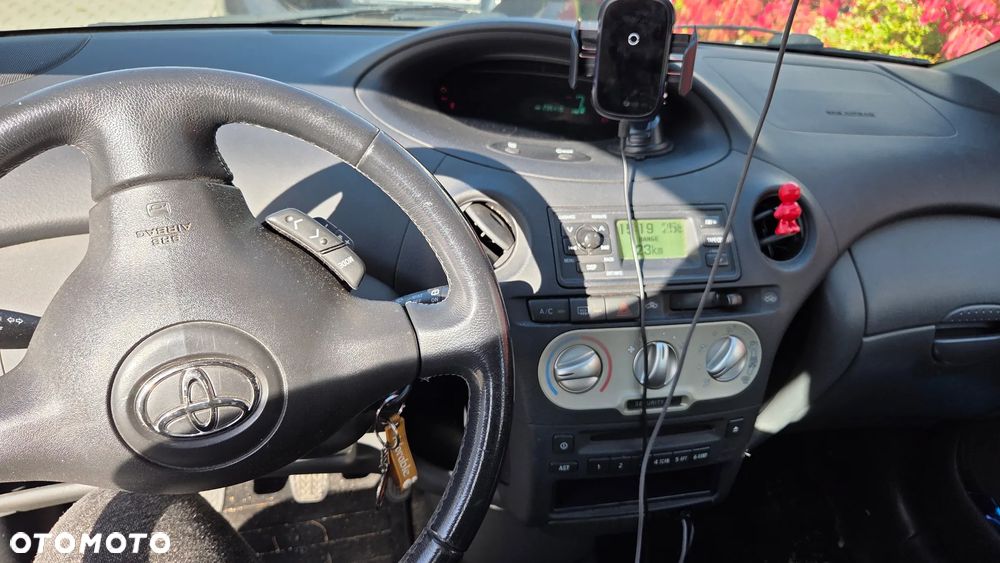 Toyota Yaris - 9