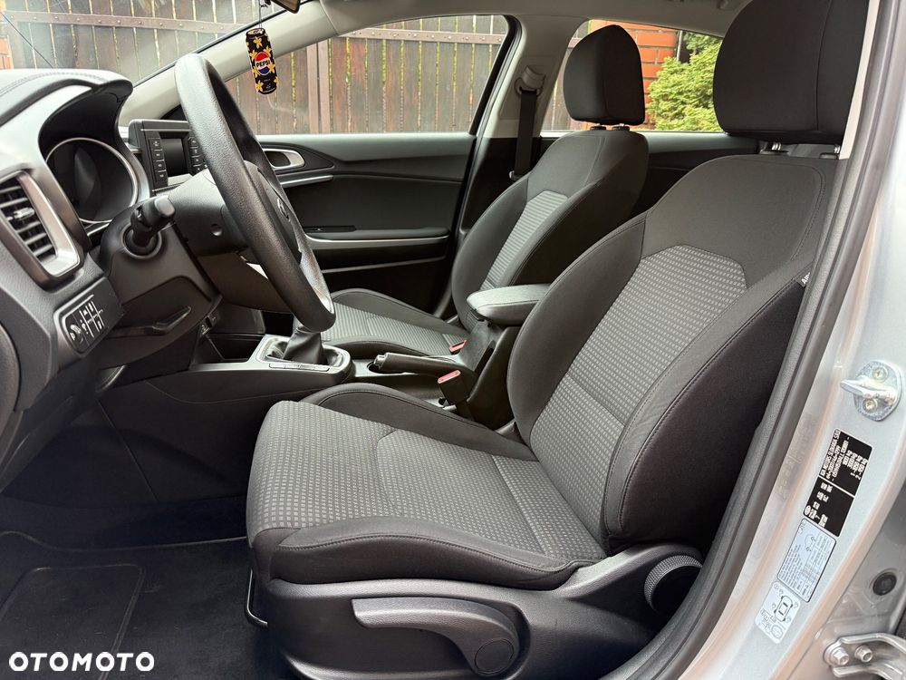 Kia Ceed - 8