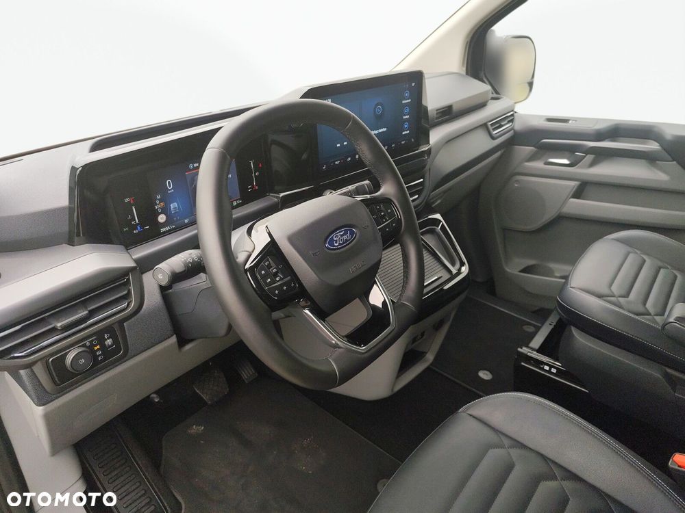Ford Tourneo Custom - 9