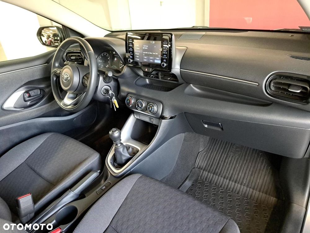 Toyota Yaris - 16