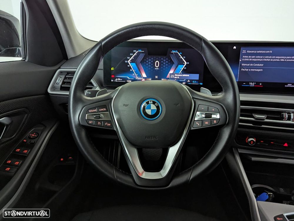 BMW 320 e Line Sport Auto - 24