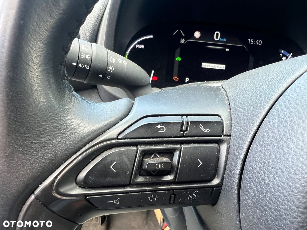 Toyota Yaris Cross Hybrid 1.5 Comfort 4x4 - 11