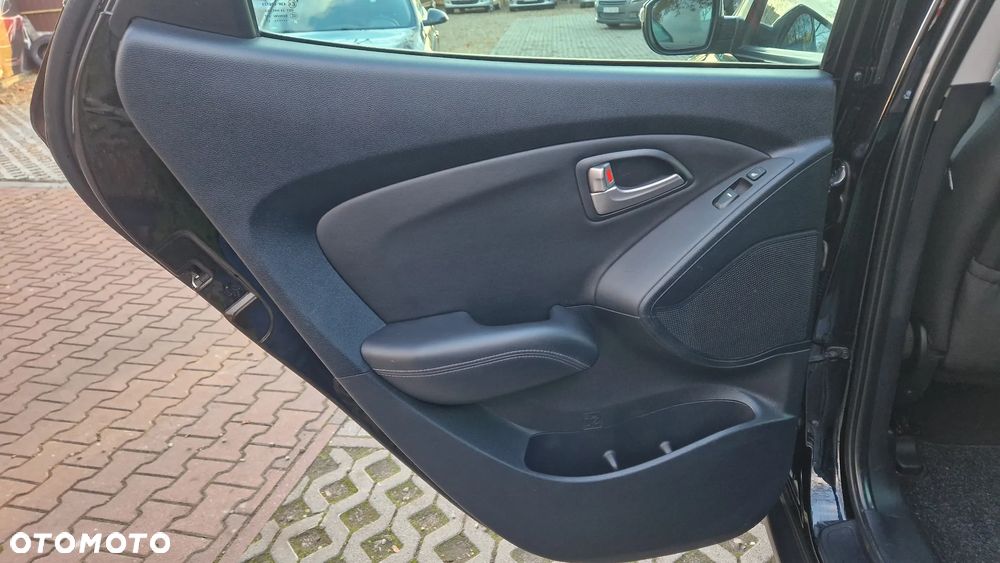 Hyundai ix35 1.6 2WD Fifa World Cup Edition - 27