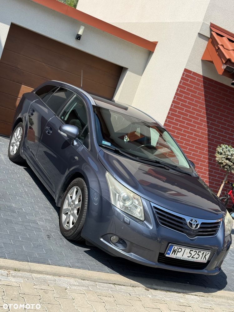 Toyota Avensis 2.2 D-4D Automatik Edition - 1
