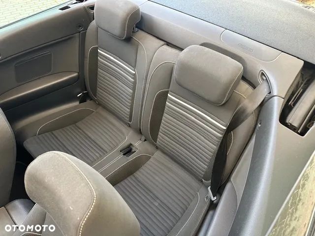 Volkswagen Golf Cabrio 2.0 TDI BlueMotion Technology Cup - 24