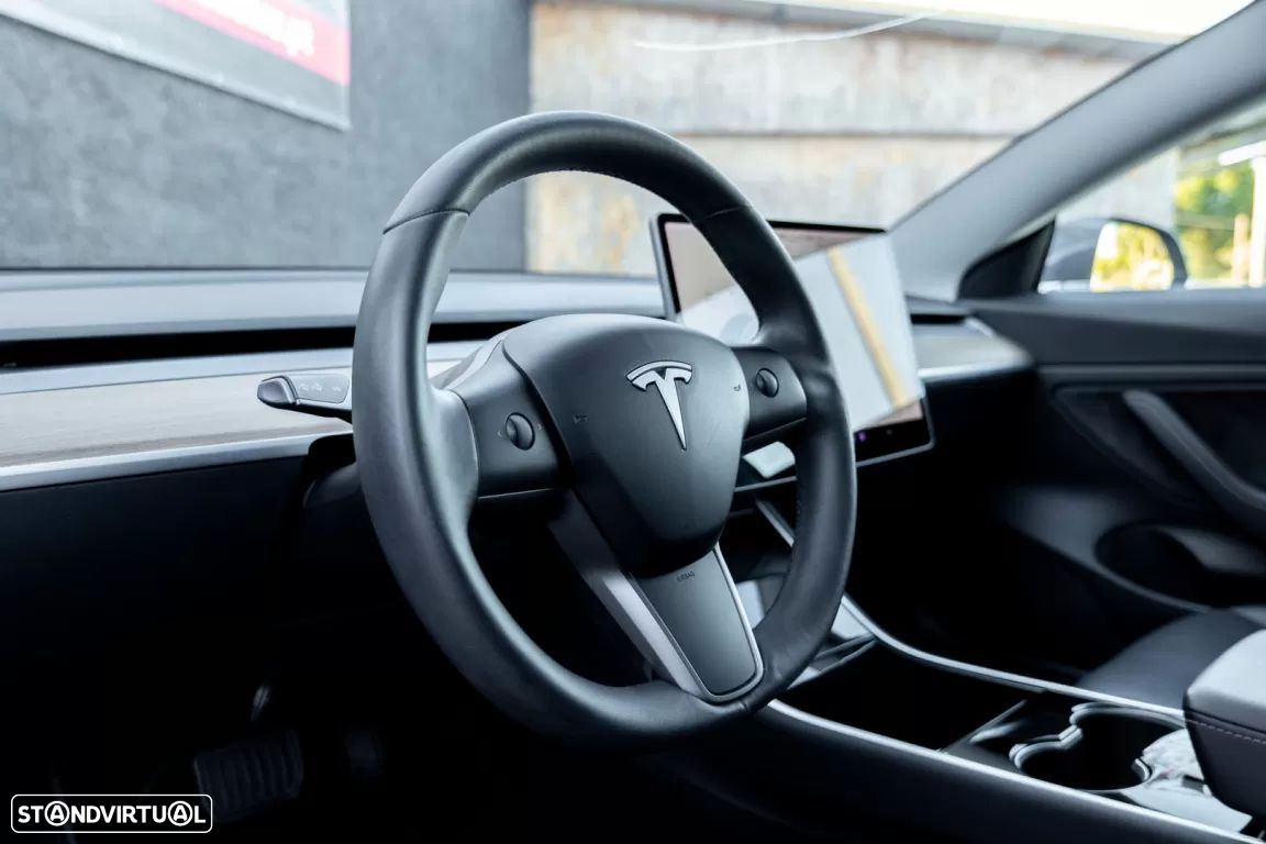 Tesla Model 3 Long-Range Dual Motor AWD - 16