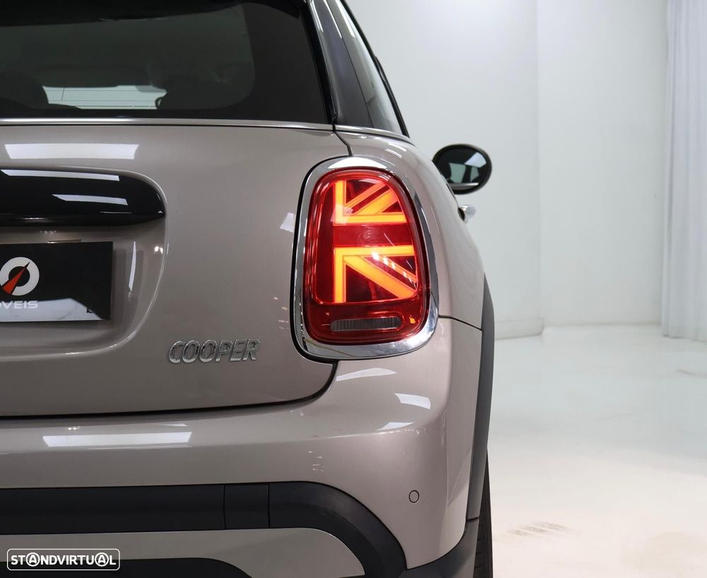 MINI 5 Portas Cooper Auto - 30