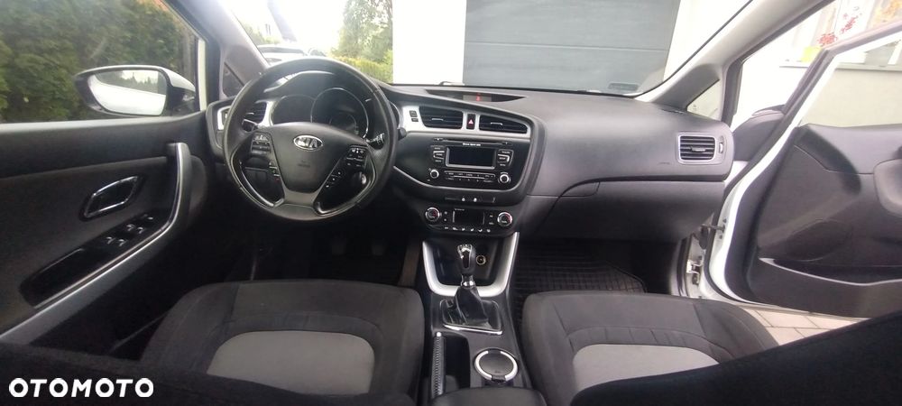 Kia Ceed - 27