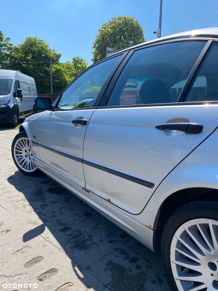 BMW Seria 3 318i - 5