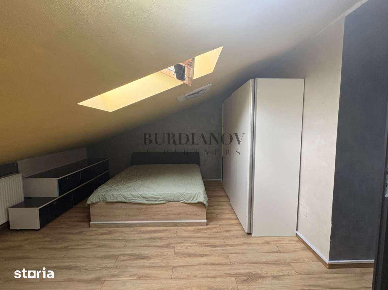 Garsonieră la mansardă - Dobroești - 34 mp utili - Centrală proprie — fotografia 3