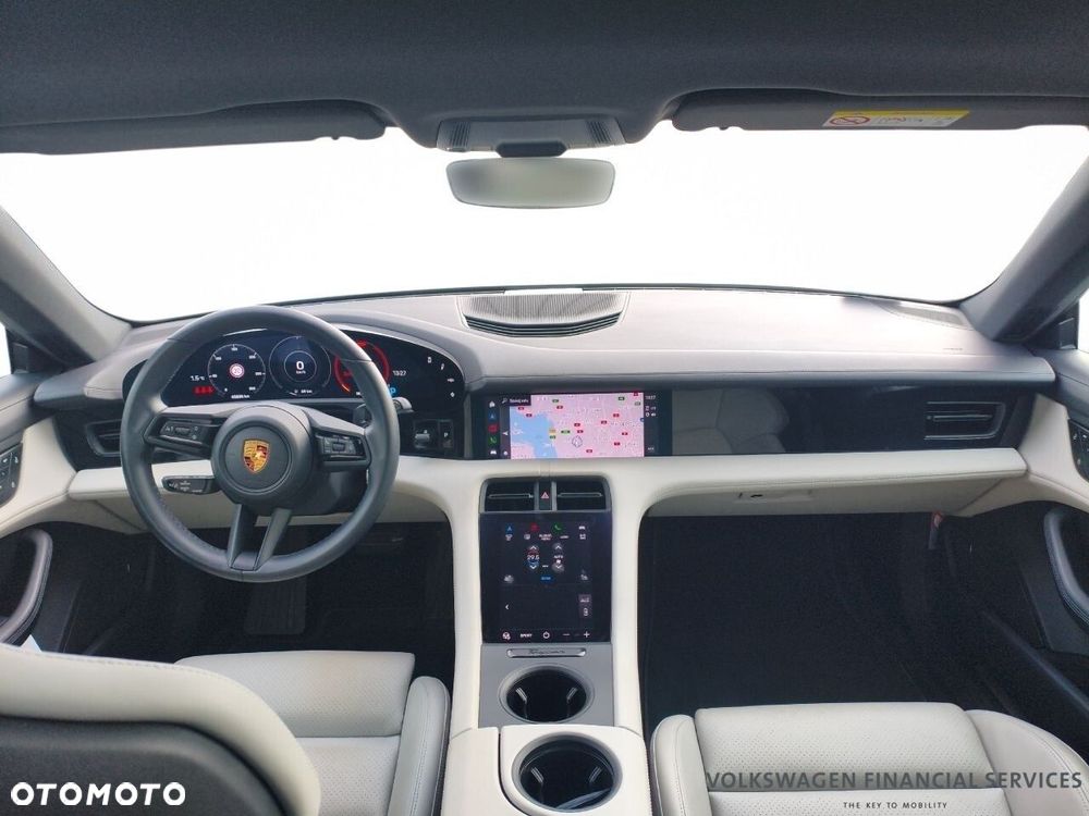 Porsche Taycan - 7
