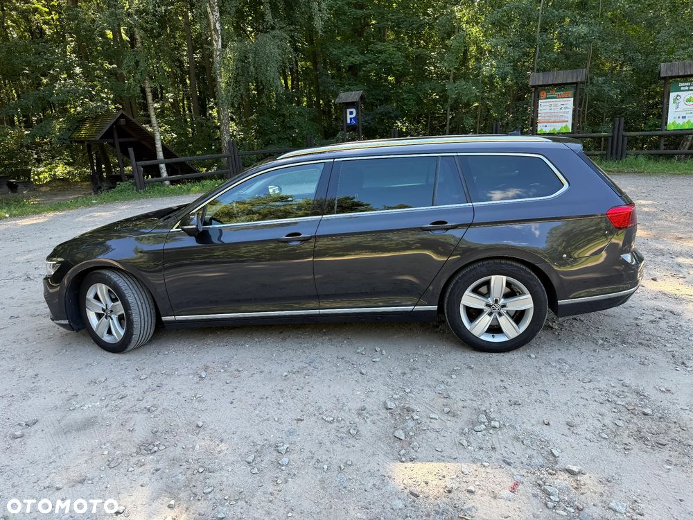 Volkswagen Passat - 4
