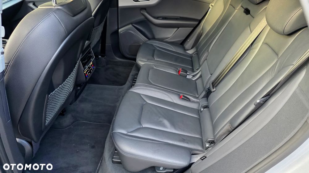 Audi Q8 55 TFSI mHEV Quattro Tiptronic - 14