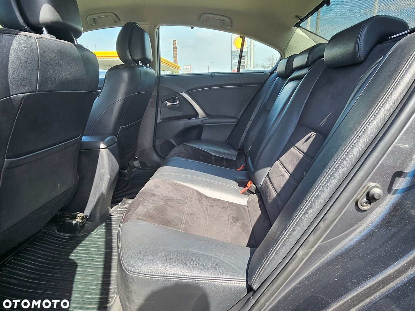 Toyota Avensis 1.8 Premium EU5 - 11