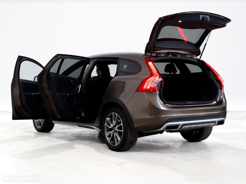 Volvo V60 Cross Country - 5