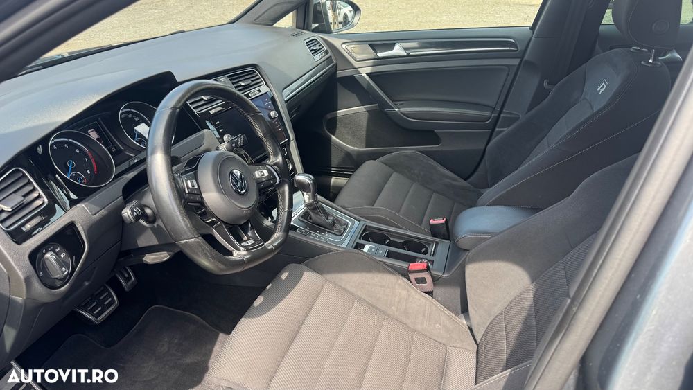 Volkswagen Golf - 14