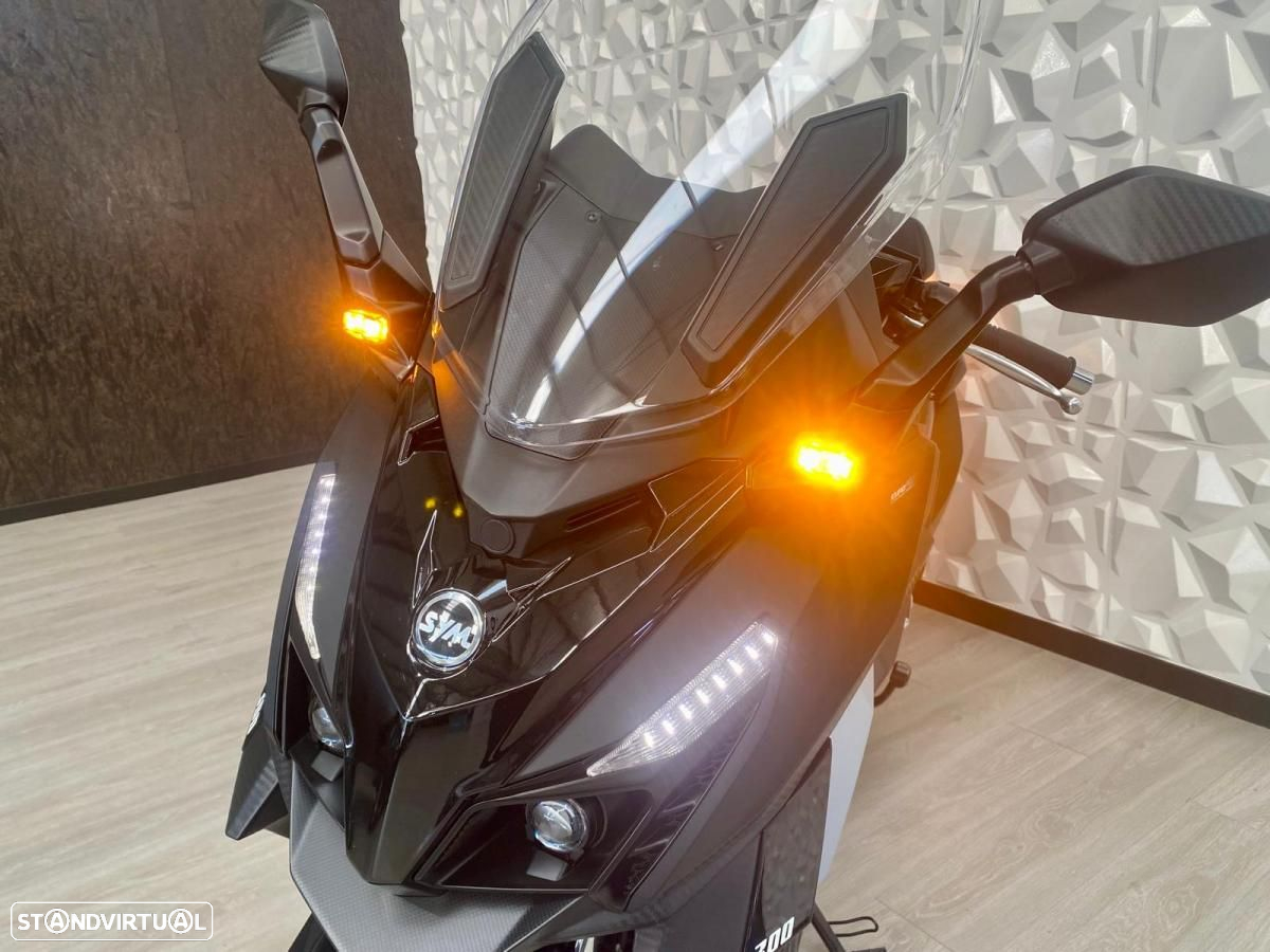 Sym Cruisym Alpha 300 - 16