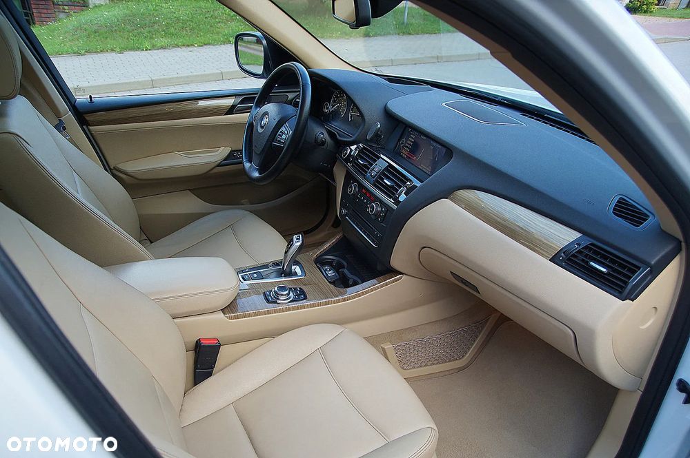 BMW X3 xDrive28i Sport-Aut Advantage - 23
