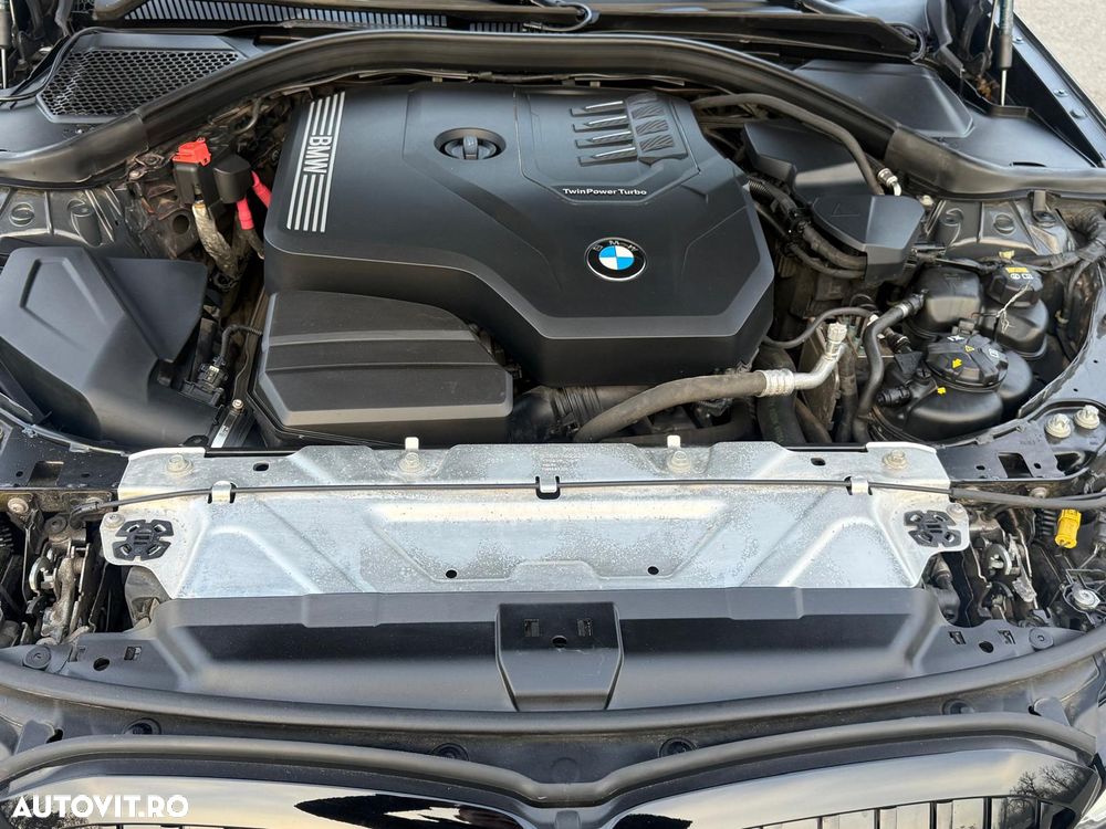 BMW Seria 3 330i xDrive AT - 24