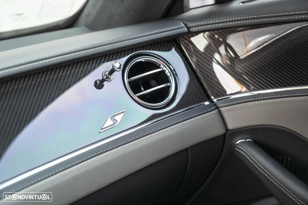 Bentley Flying Spur Hybrid S - 11