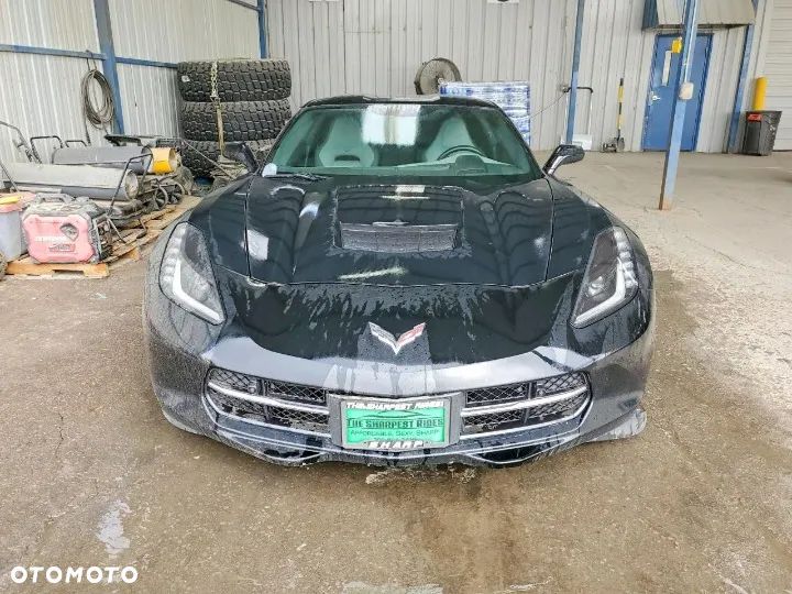 Chevrolet Corvette - 5