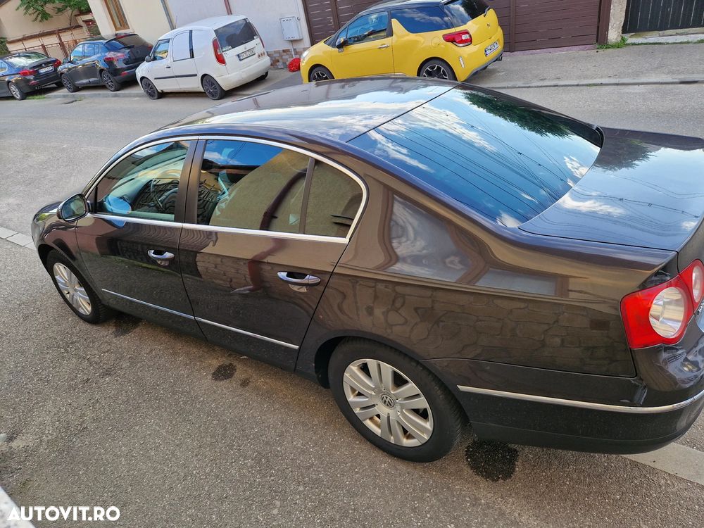 Volkswagen Passat 2.0 TDI Highline - 16