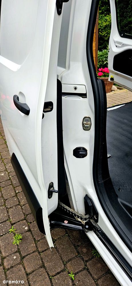 Opel COMBO - 16