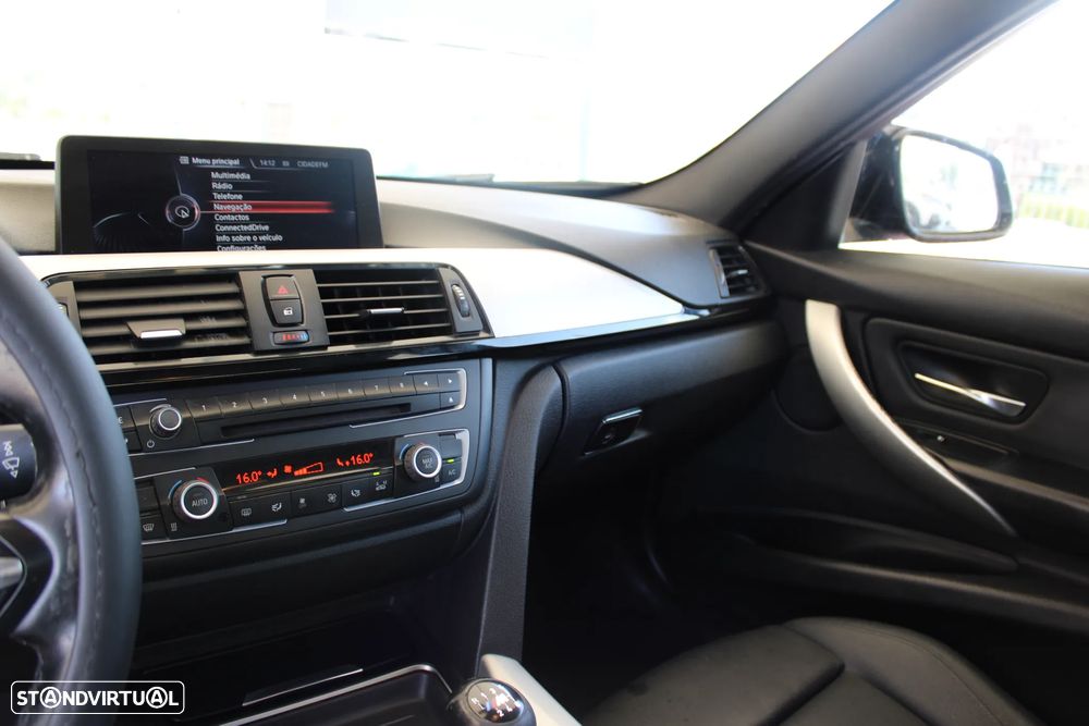 BMW 318 d Pack M - 13