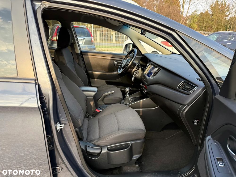 Kia Carens 1.6 GDI Fifa World Cup Edition - 31