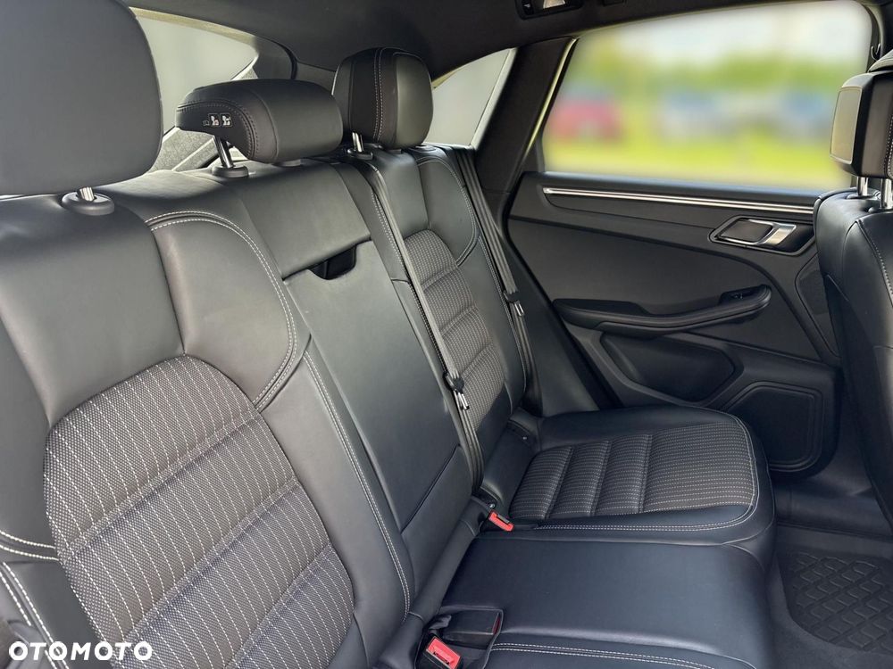 Porsche Macan T - 18
