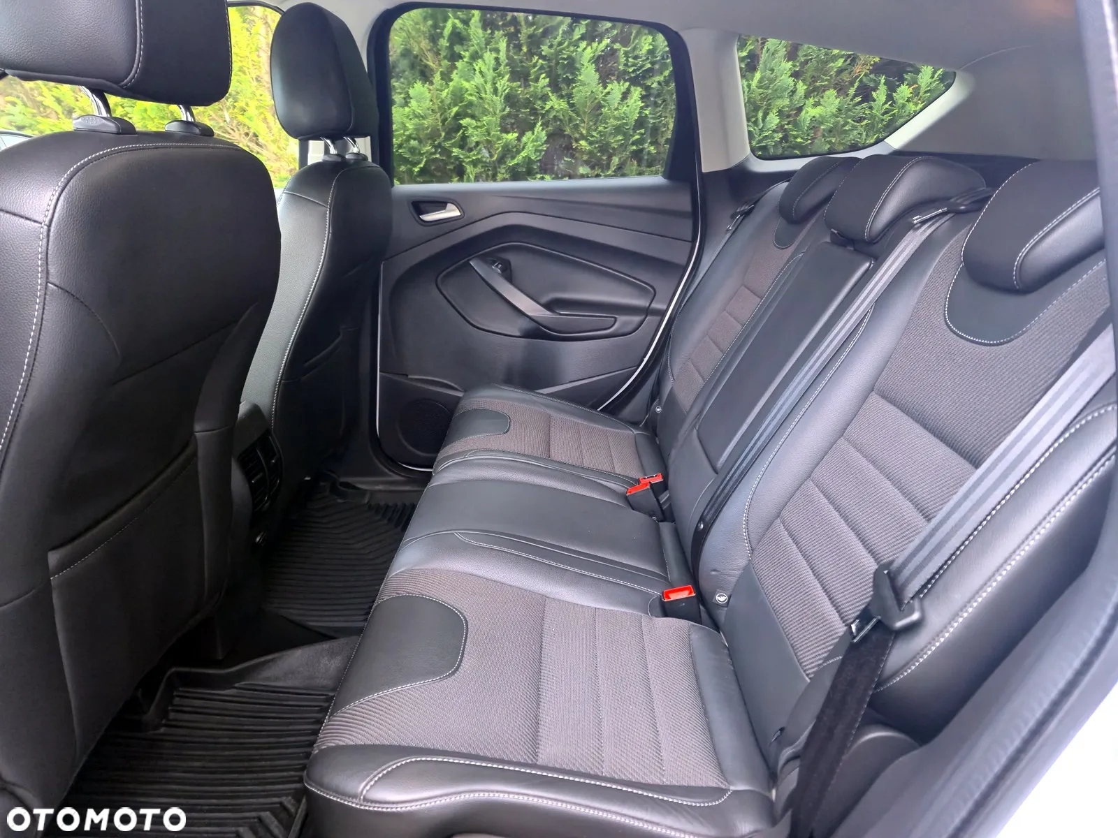 Ford Kuga 1.5 EcoBoost 2x4 Titanium - 8