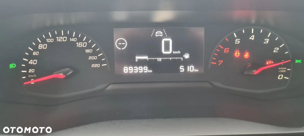 Peugeot 208 - 17