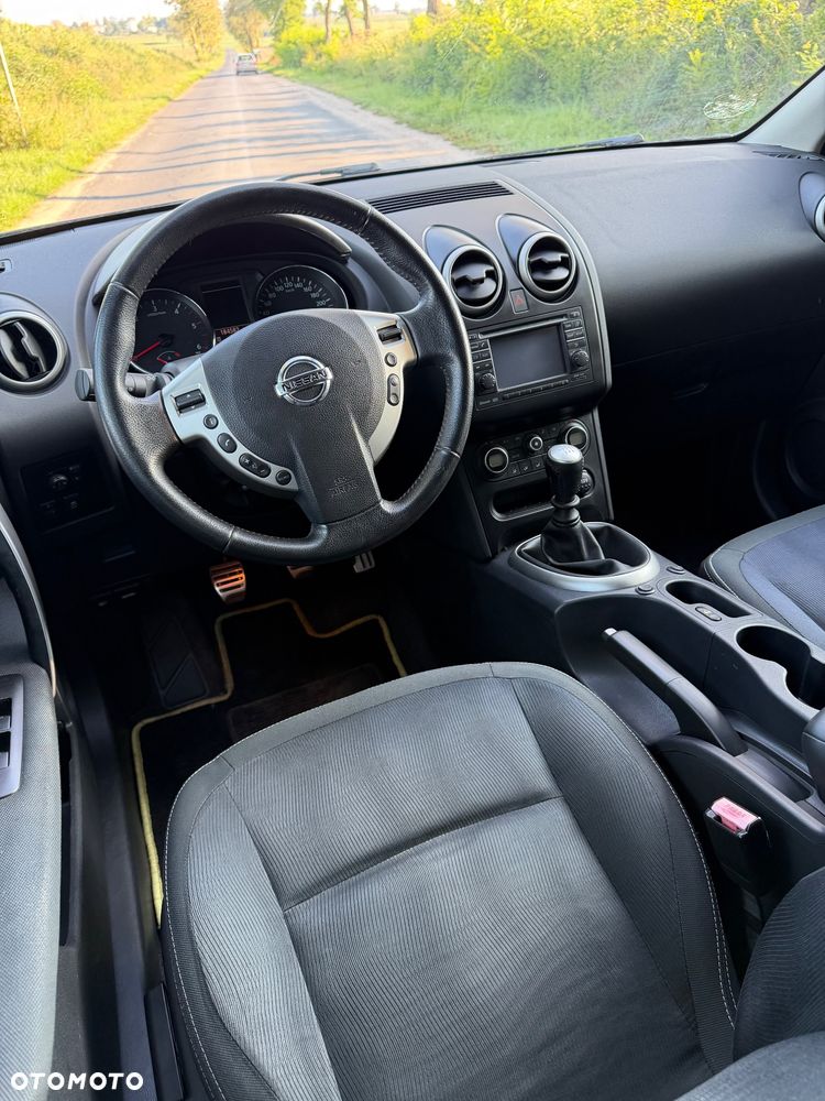 Nissan Qashqai 2.0 dCi DPF tekna - 9