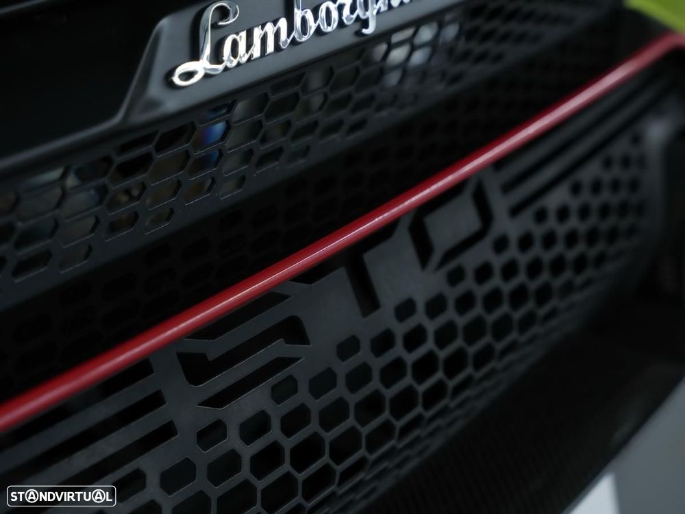 Lamborghini Huracán STO - 23