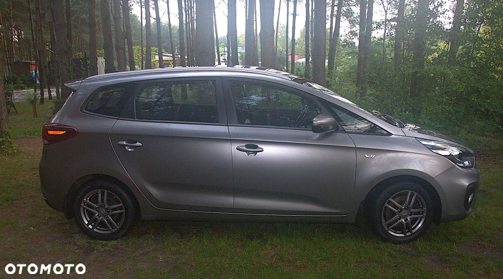 Kia Carens - 2