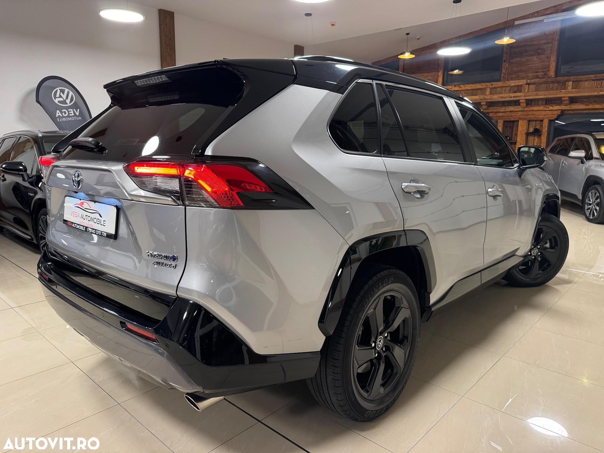 Toyota RAV4 2.5 4x4 Hybrid Team Deutschland - 3