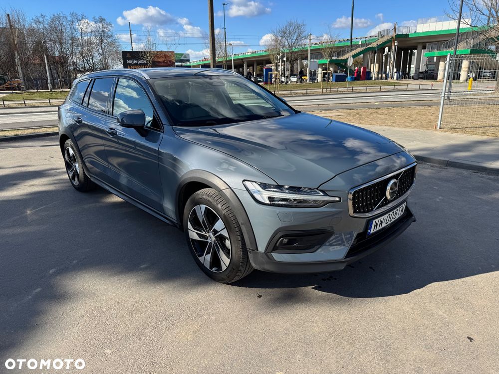 Volvo V60 Cross Country B5 B AWD Plus - 3