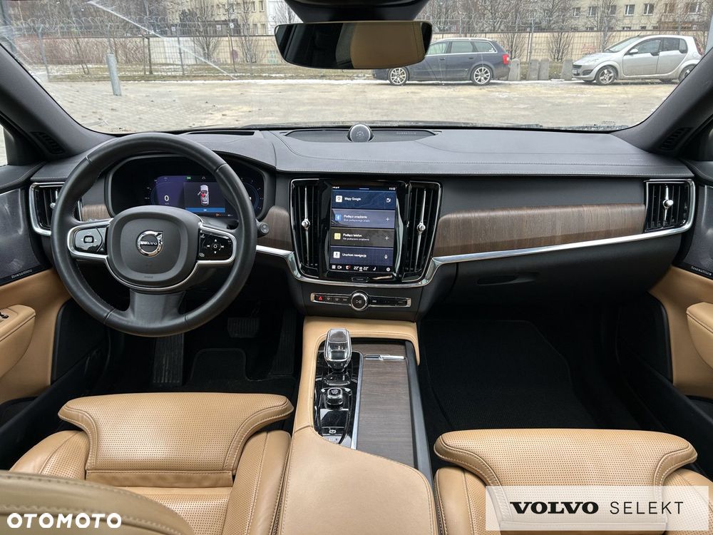 Volvo V90 Cross Country - 32