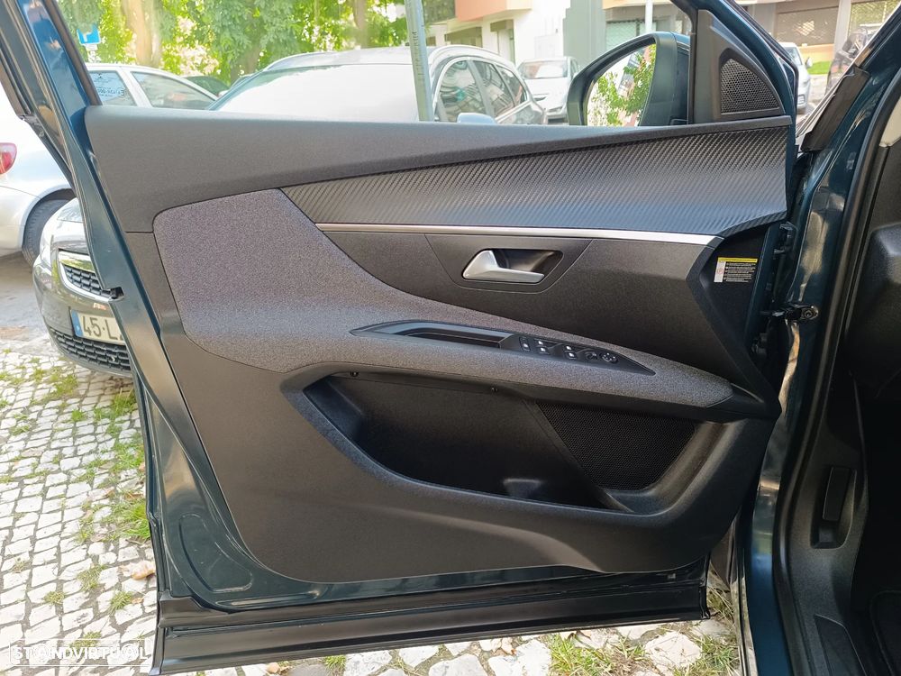 Peugeot 3008 PureTech 130 Stop & Start GPF EAT8 Active Pack - 17