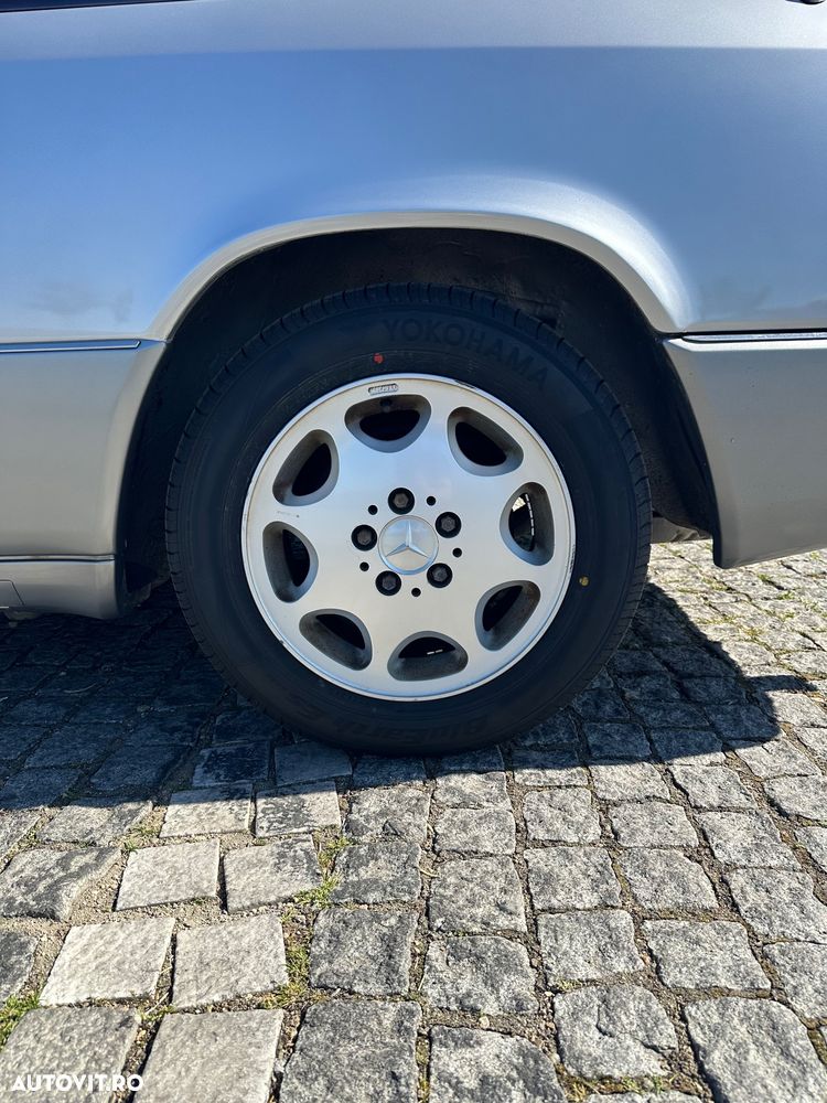 Mercedes-Benz W124 - 32