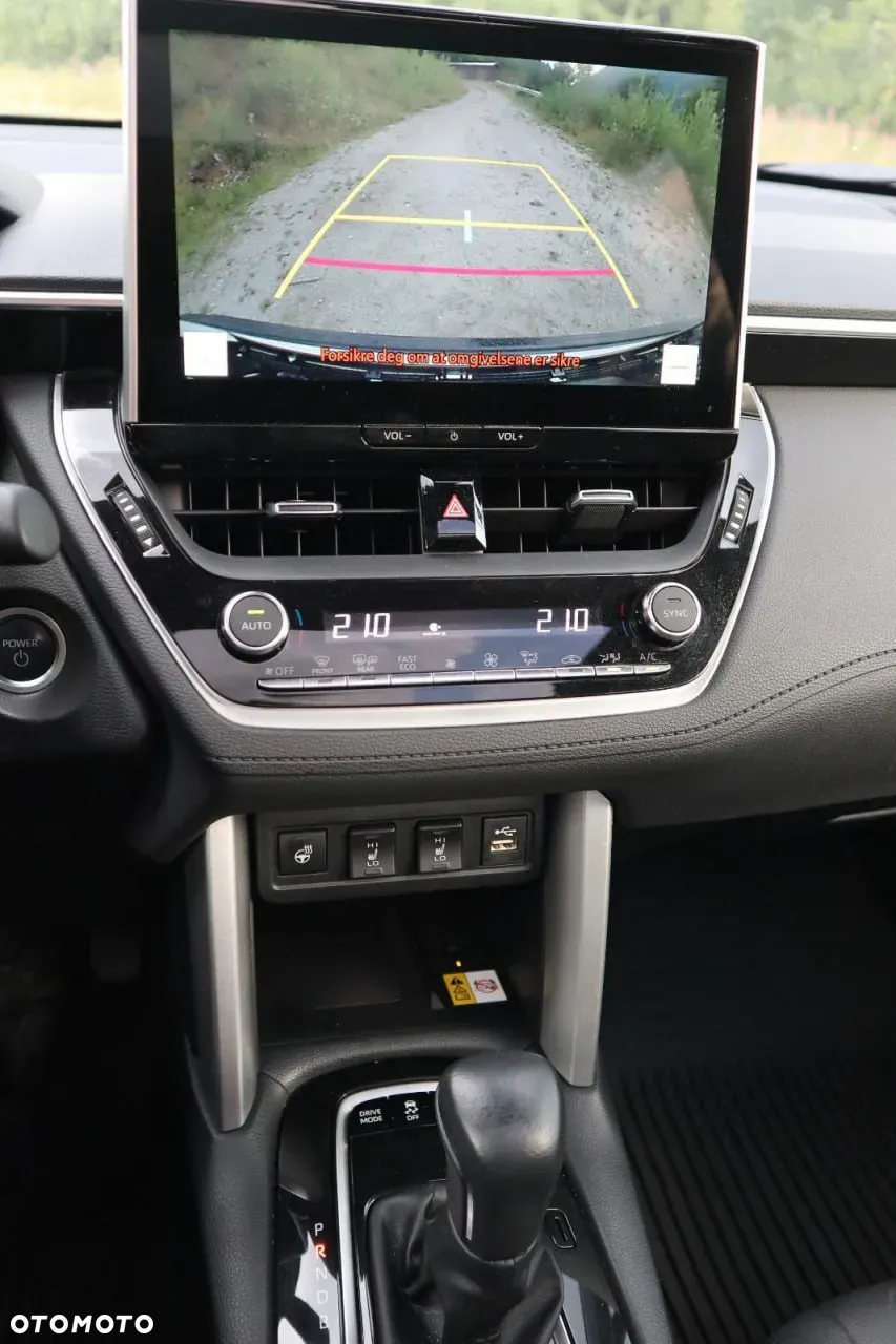 Toyota Corolla Cross 2.0 Hybrid Executive AWD - 19
