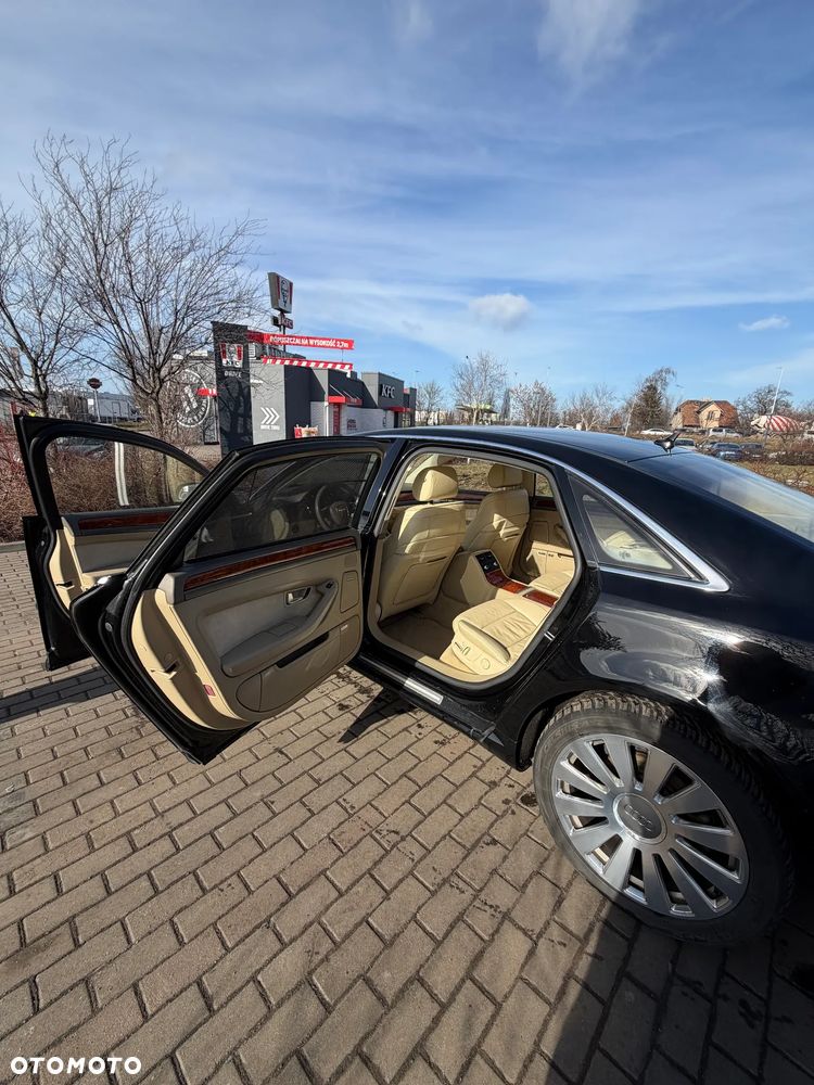 Audi A8 4.2 Quattro - 7