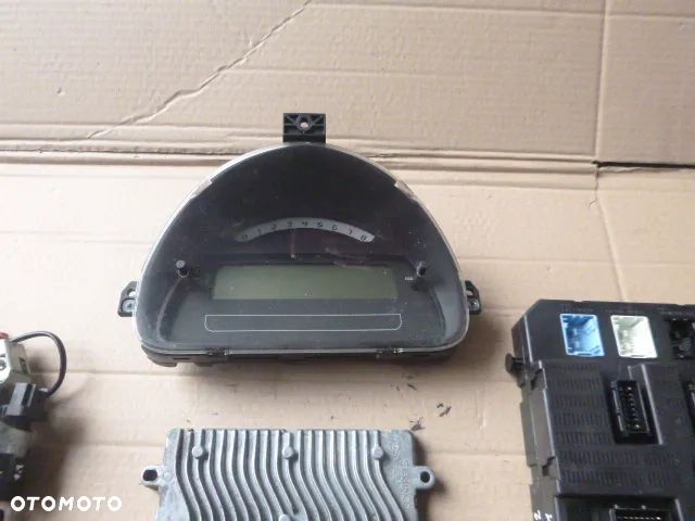 ZESTAW STARTOWY STACYJKA KOMPUTER BSI CITROEN C2 1.1 8V - 18