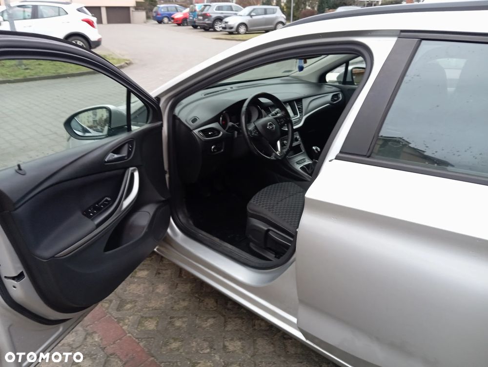Opel Astra V 1.6 CDTI Dynamic S&S - 11