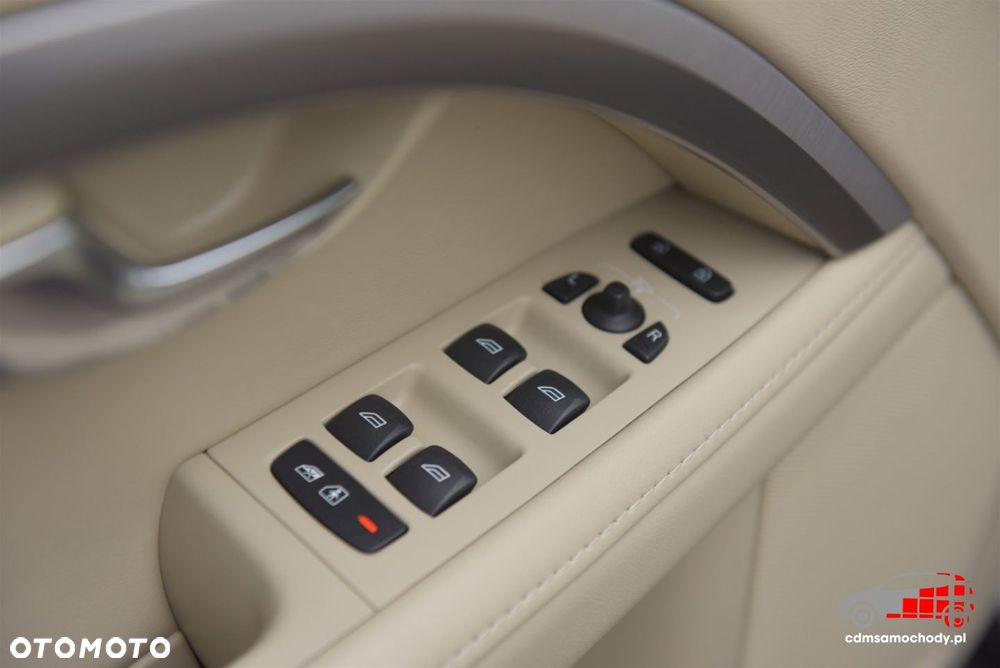 Volvo V70 D3 Momentum - 25