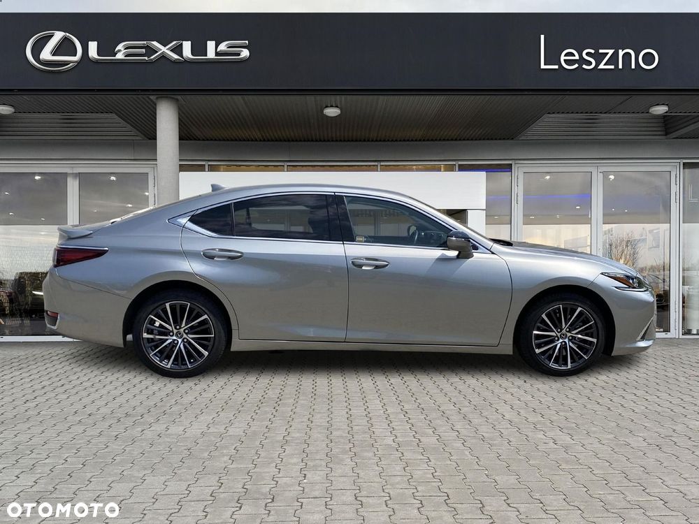 Lexus ES 300h Business Edition - 10