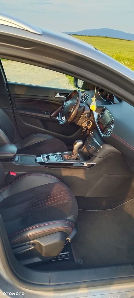Peugeot 308 - 8