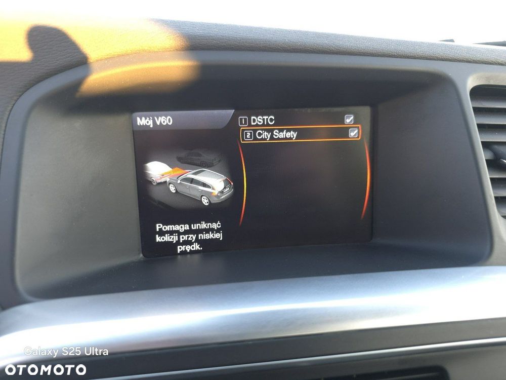 Volvo V60 D3 Momentum - 35